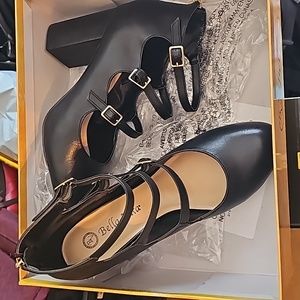 Bella Vita 9.5 Black zip up heel boots New/never worn